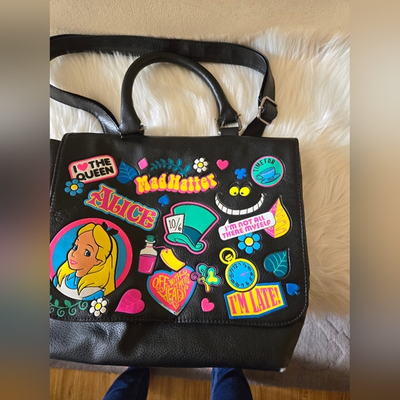 Disney Original Alice In Wonderland Collectable Handbag Off with their Head - Picture 4 of 14